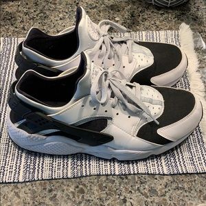 Men’s Nike Air Huaraches